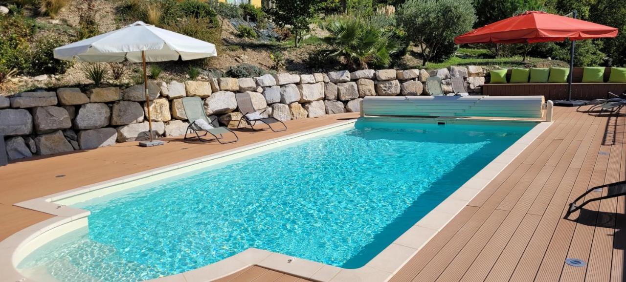 Le Jas De Volonne Bed & Breakfast Bagian luar foto